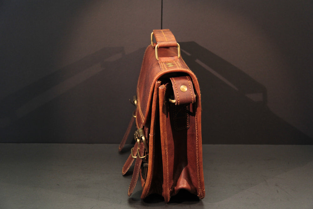 
                  
                    Charger l&amp;#39;image dans la galerie, Avani - Wide Satchel Double Gusset
                  
                